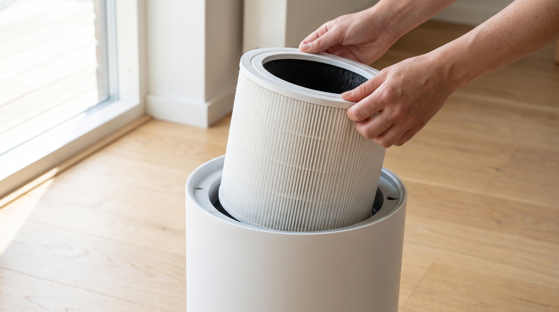 HEPA-filter tages ud af CleanFriend luftrenser